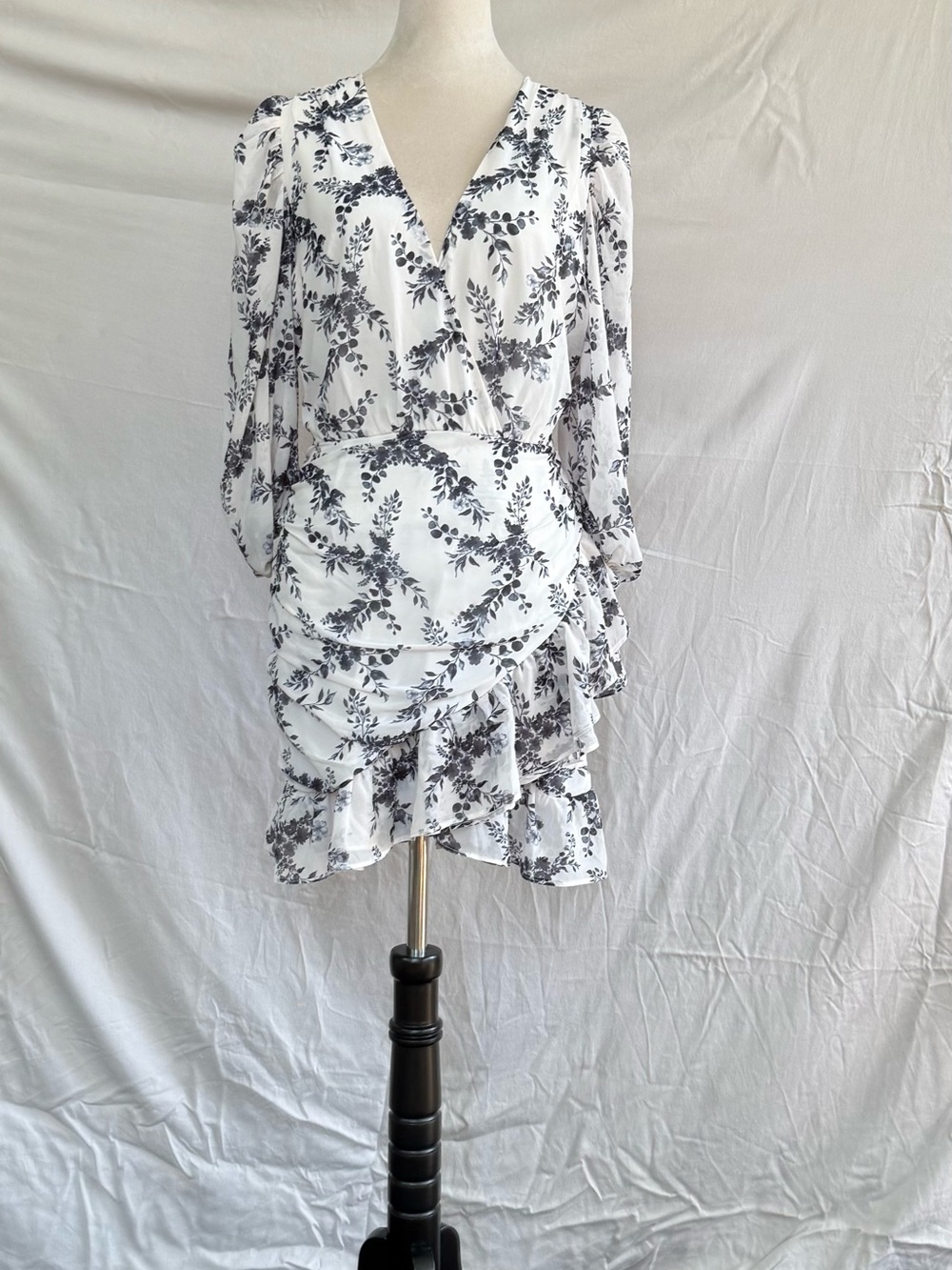 Floral Print White Mini Dress with Ruffle Hem